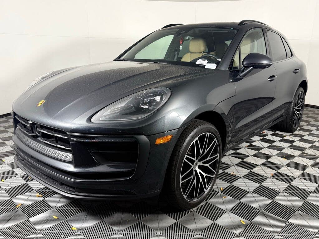 2025 Porsche Macan AWD