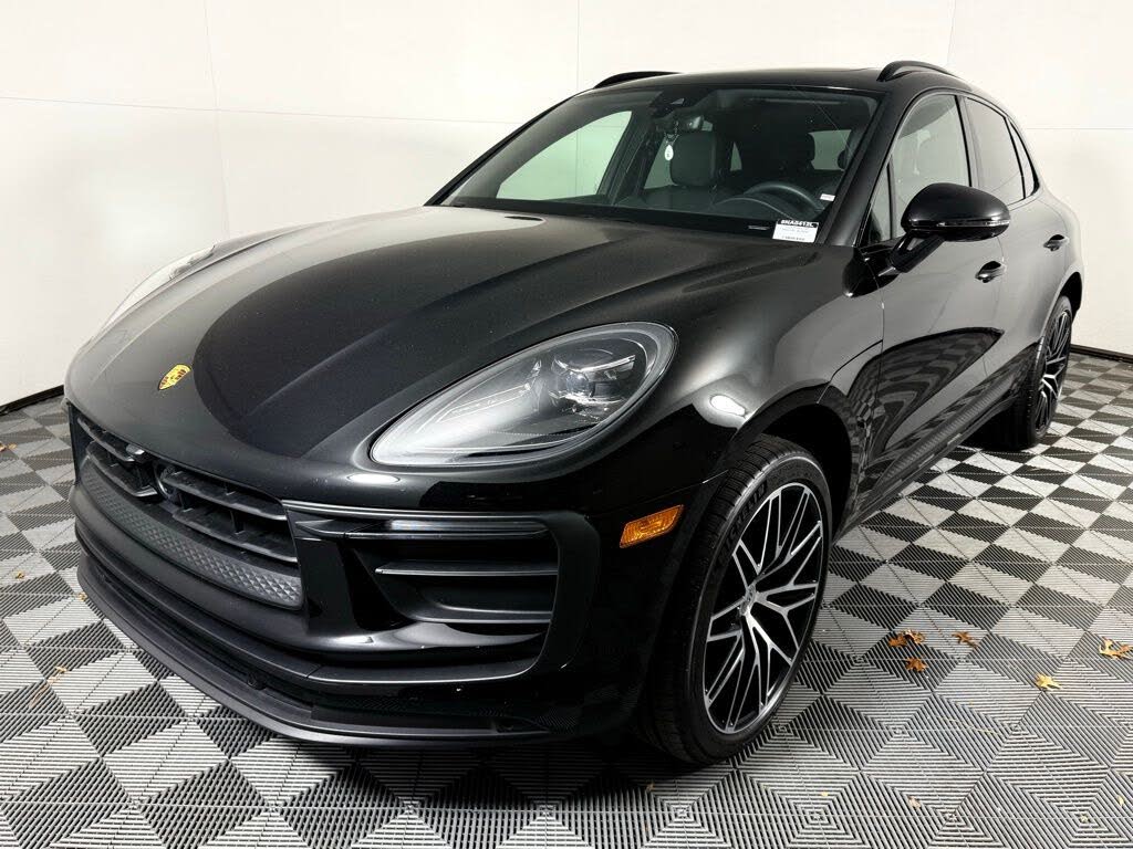2025 Porsche Macan AWD