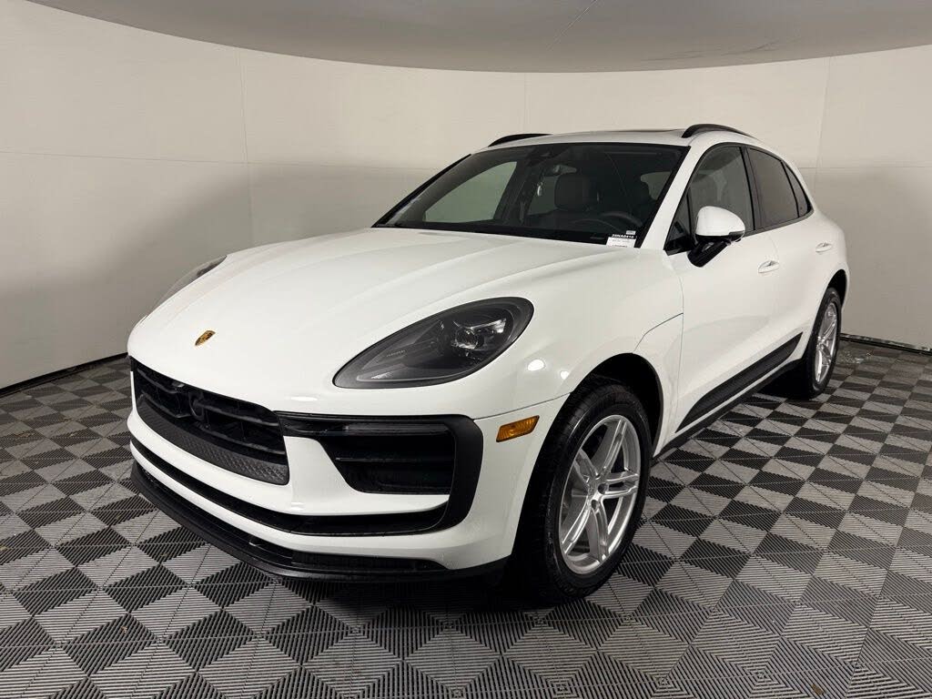 2025 Porsche Macan AWD