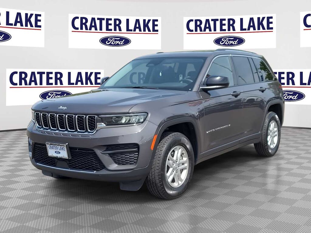 2023 Jeep Grand Cherokee Laredo 4WD