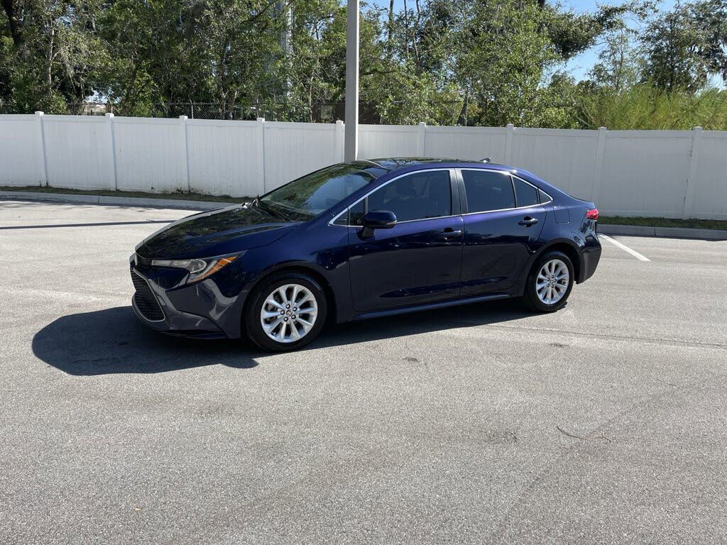 2020 Toyota Corolla XLE FWD