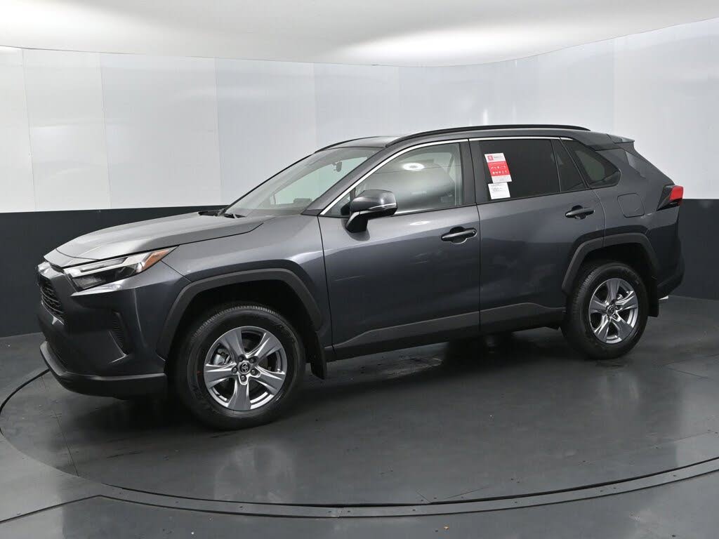 2025 Toyota RAV4 XLE FWD