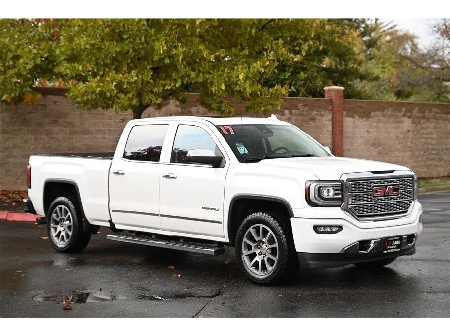 2017 GMC Sierra 1500 Denali Crew Cab 4WD