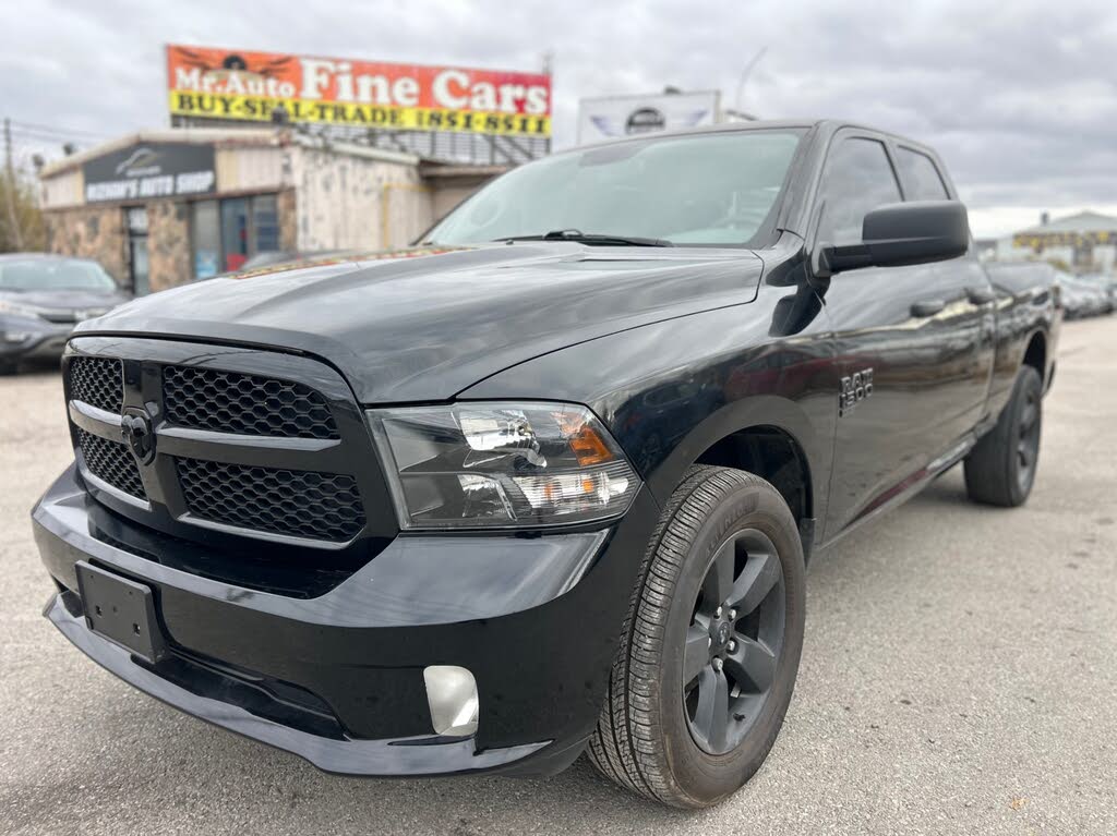 RAM 1500 Classic Express Quad Cab 4WD 2019