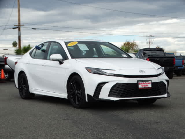 2025 Toyota Camry SE FWD