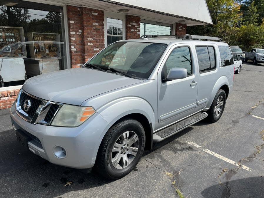 2010 Nissan Pathfinder SE 4WD