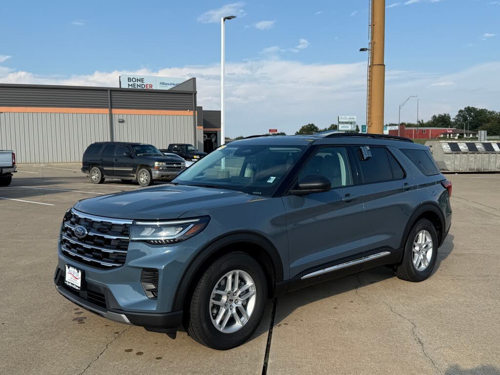 2025 Ford Explorer Active RWD