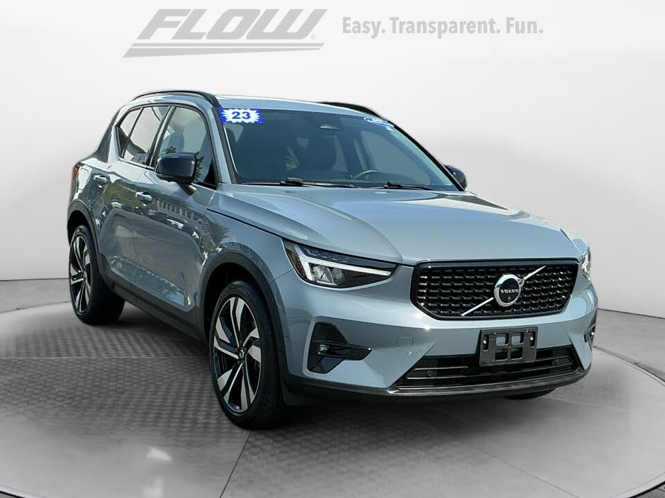 2023 Volvo XC40 B5 Plus Dark Theme AWD
