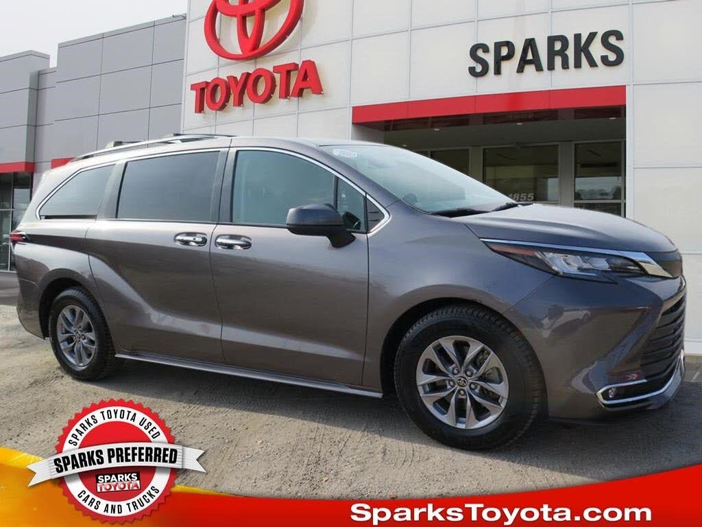 2022 Toyota Sienna XLE 7-Passenger AWD