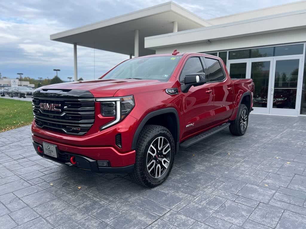2025 GMC Sierra 1500 AT4 Crew Cab 4WD