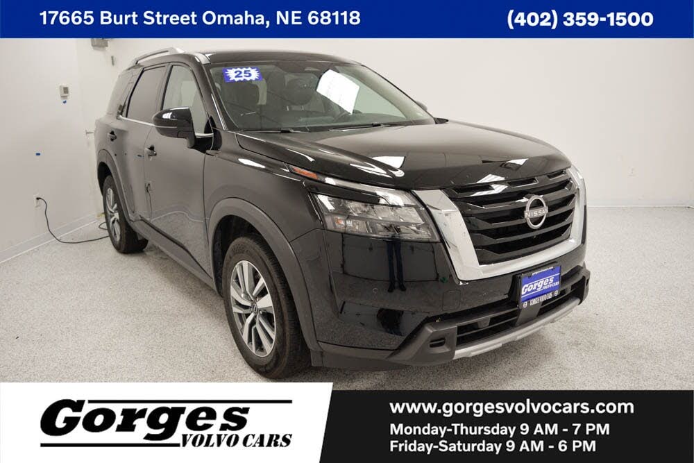 2025 Nissan Pathfinder SL 4WD