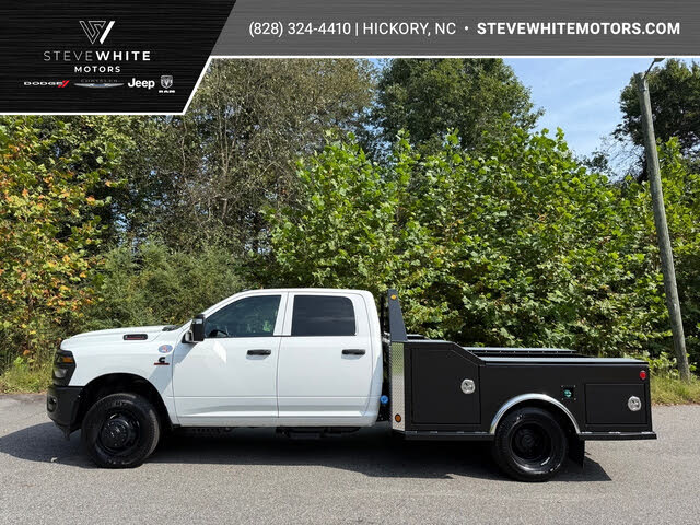 2025 RAM 3500 Chassis Tradesman Crew Cab LB DRW 4WD