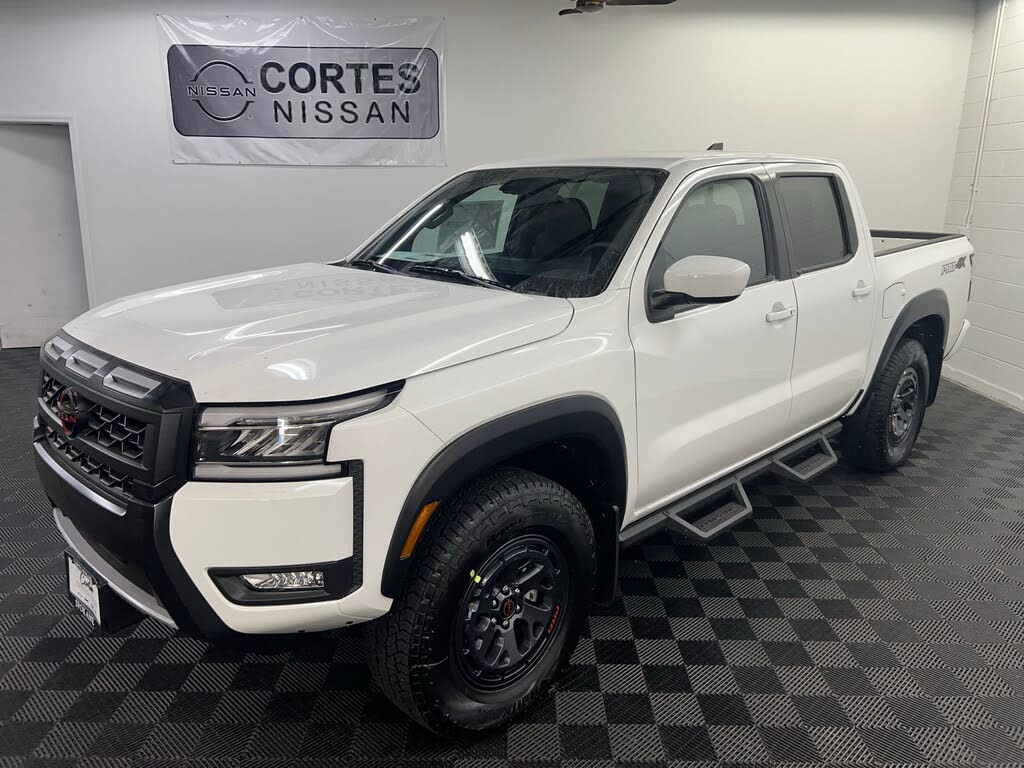 2025 Nissan Frontier PRO-4X Crew Cab 4WD