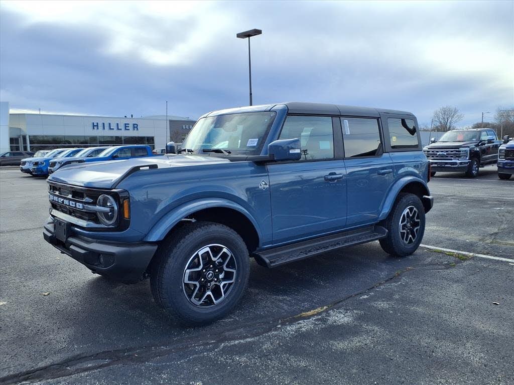 2025 Ford Bronco Outer Banks 4-Door 4WD