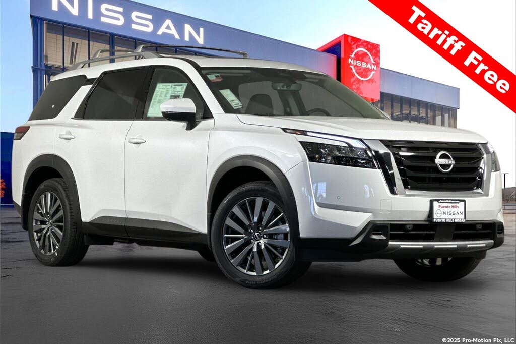 2025 Nissan Pathfinder SL FWD