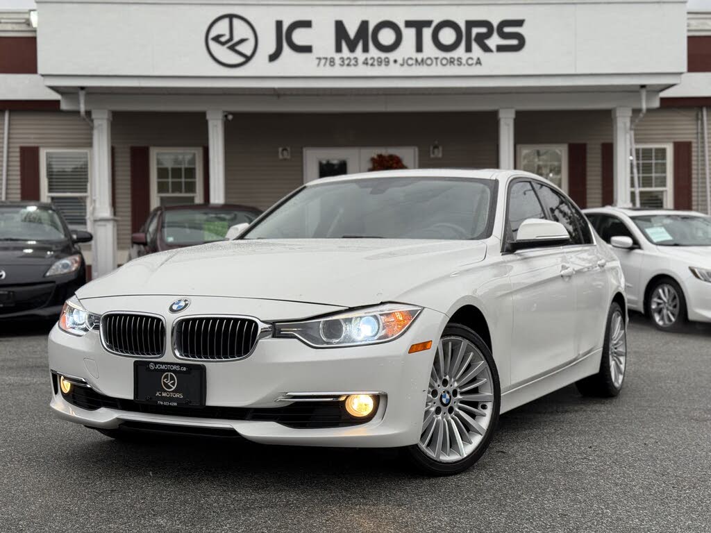2013 BMW 3 Series 328i xDrive Sedan AWD