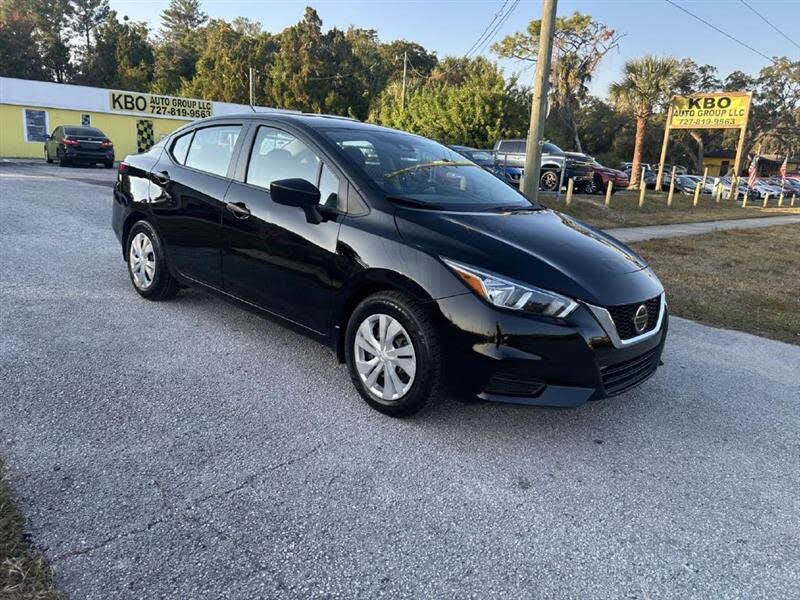 2022 Nissan Versa S FWD