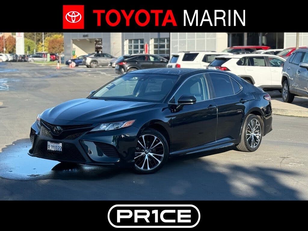 2019 Toyota Camry SE FWD
