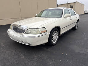 Lincoln Town Car Signature