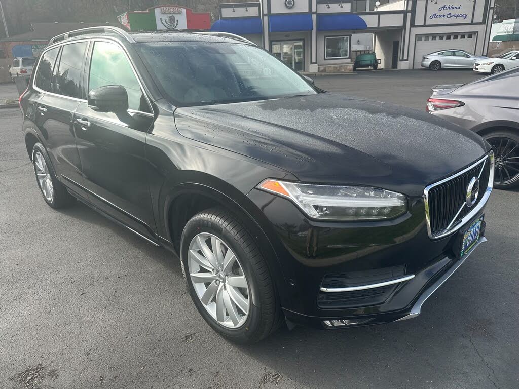 2018 Volvo XC90 T5 Momentum 7-Passenger FWD