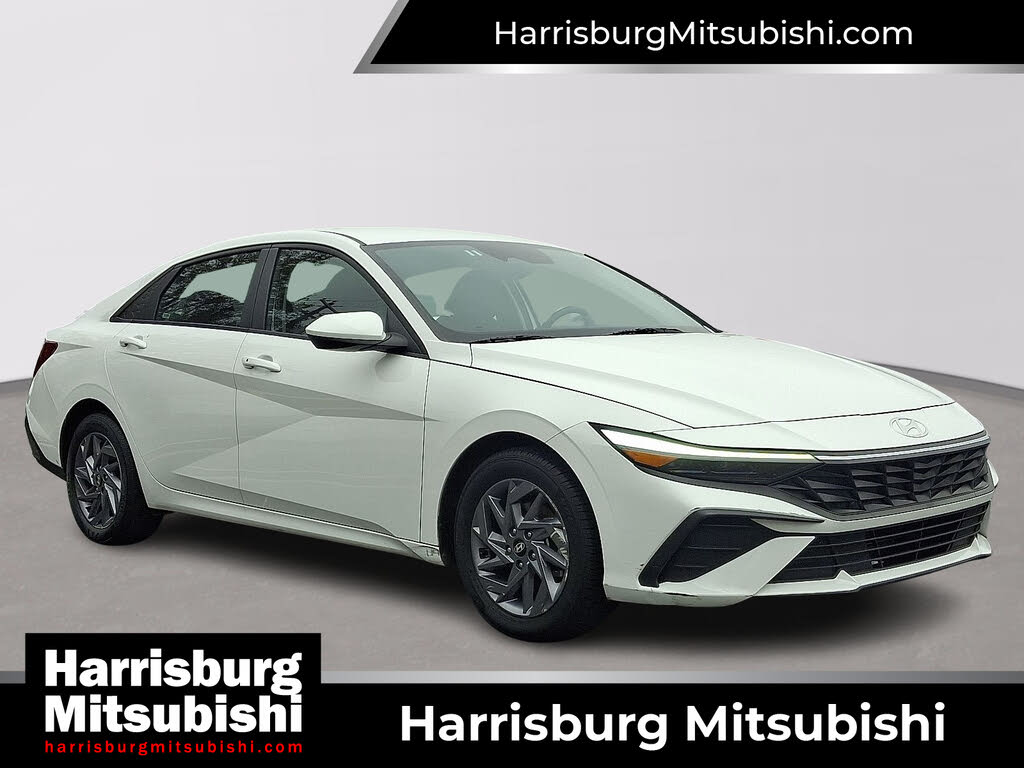 2024 Hyundai Elantra SEL FWD