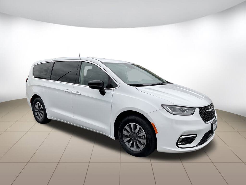 2024 Chrysler Pacifica Hybrid Select FWD