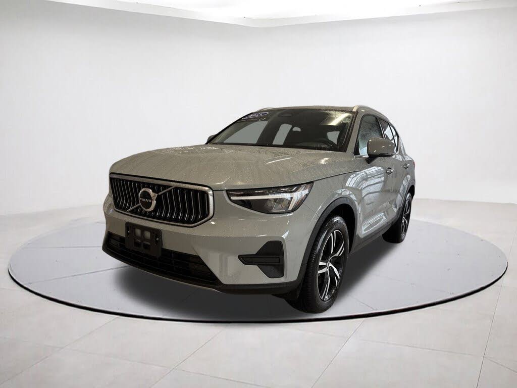 2025 Volvo XC40 B5 Core Bright Theme AWD