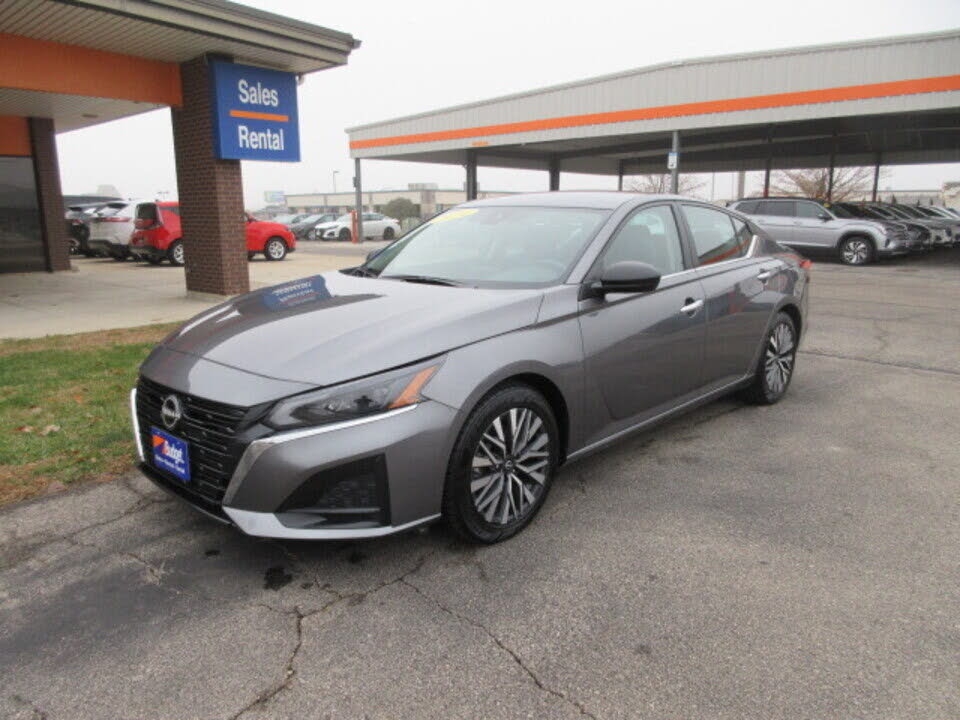 2024 Nissan Altima 2.5 SV FWD