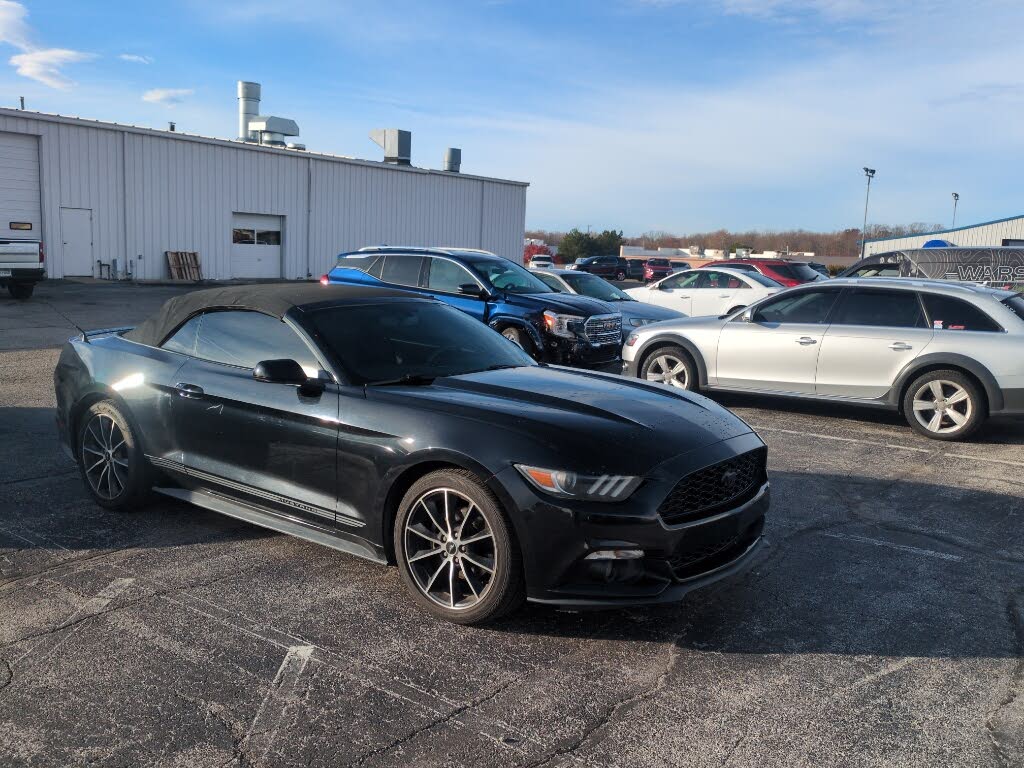 2016 Ford Mustang EcoBoost Premium Convertible RWD