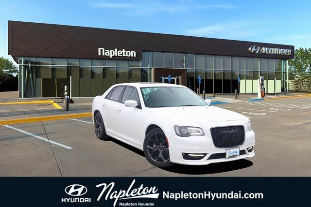 2022 Chrysler 300 Touring L RWD