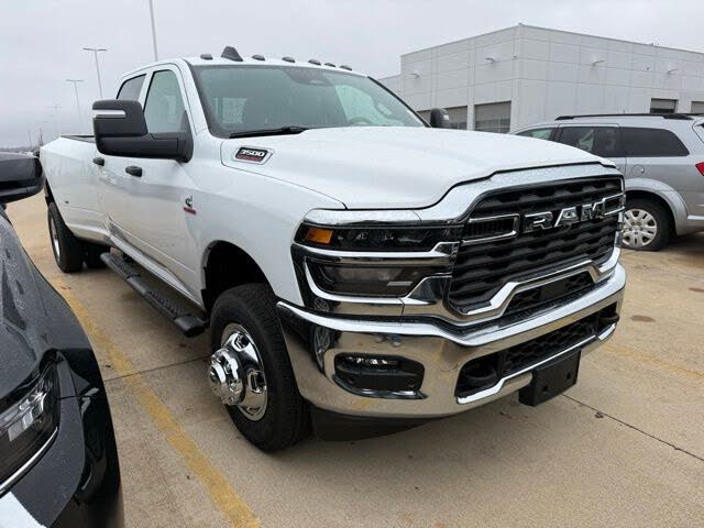 2026 RAM 3500 Tradesman Crew Cab LB DRW 4WD