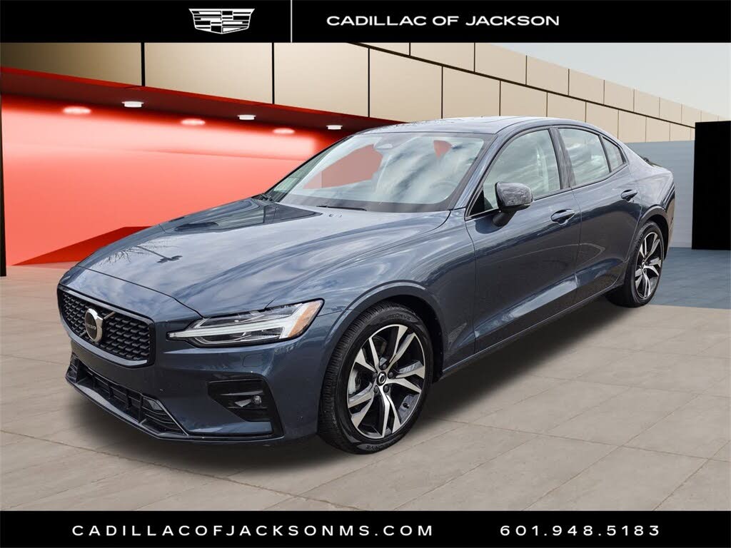 2024 Volvo S60 B5 Core Dark Theme FWD