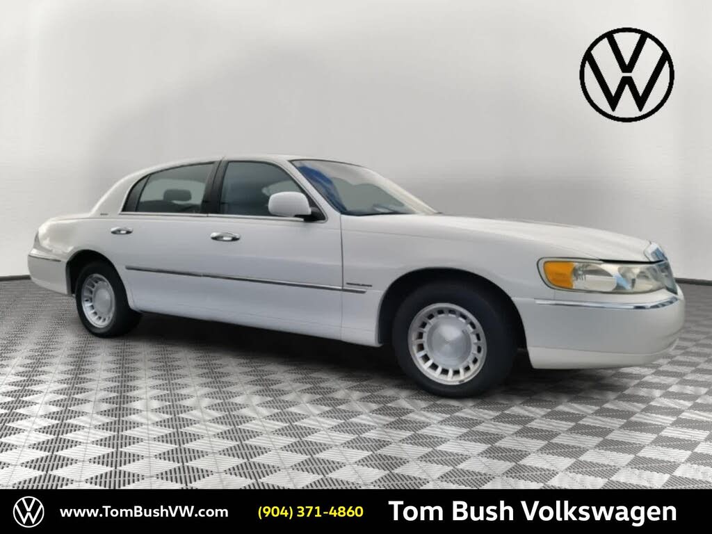 2001 Lincoln Town Car Executive