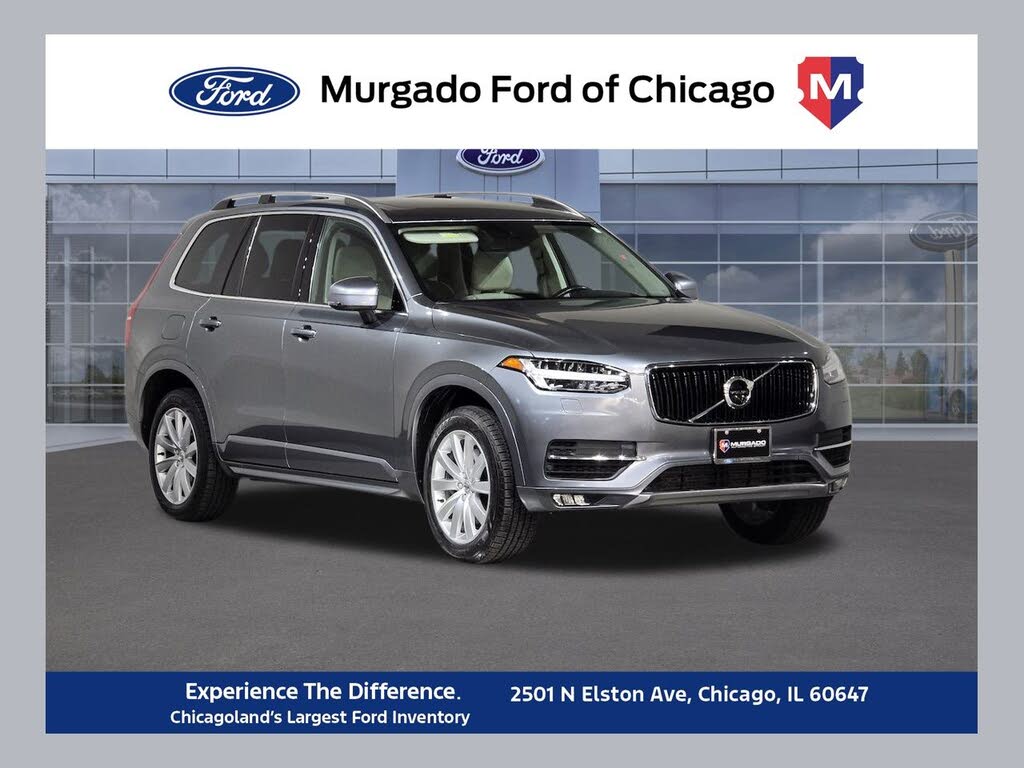 2017 Volvo XC90 T6 Momentum AWD