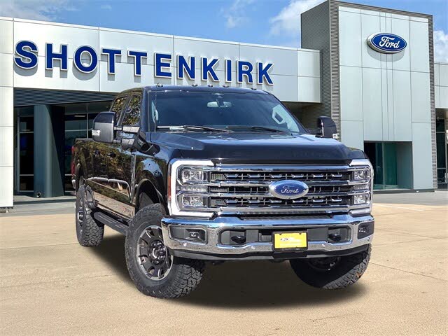 2023 Ford F-250 Super Duty Lariat Crew Cab 4WD