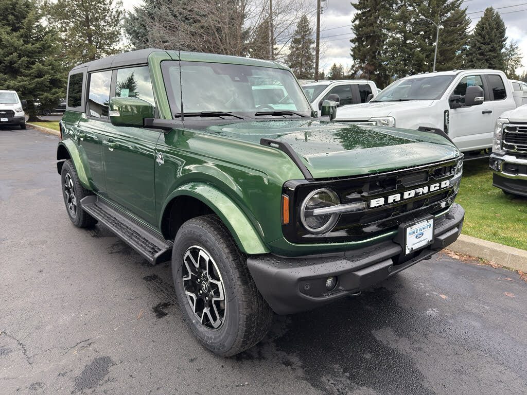 2025 Ford Bronco Outer Banks 4-Door 4WD