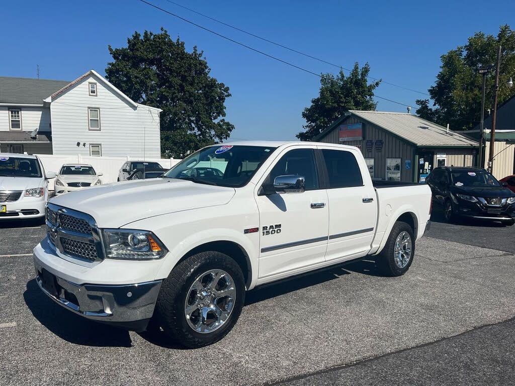 2017 RAM 1500 Laramie Crew Cab 4WD
