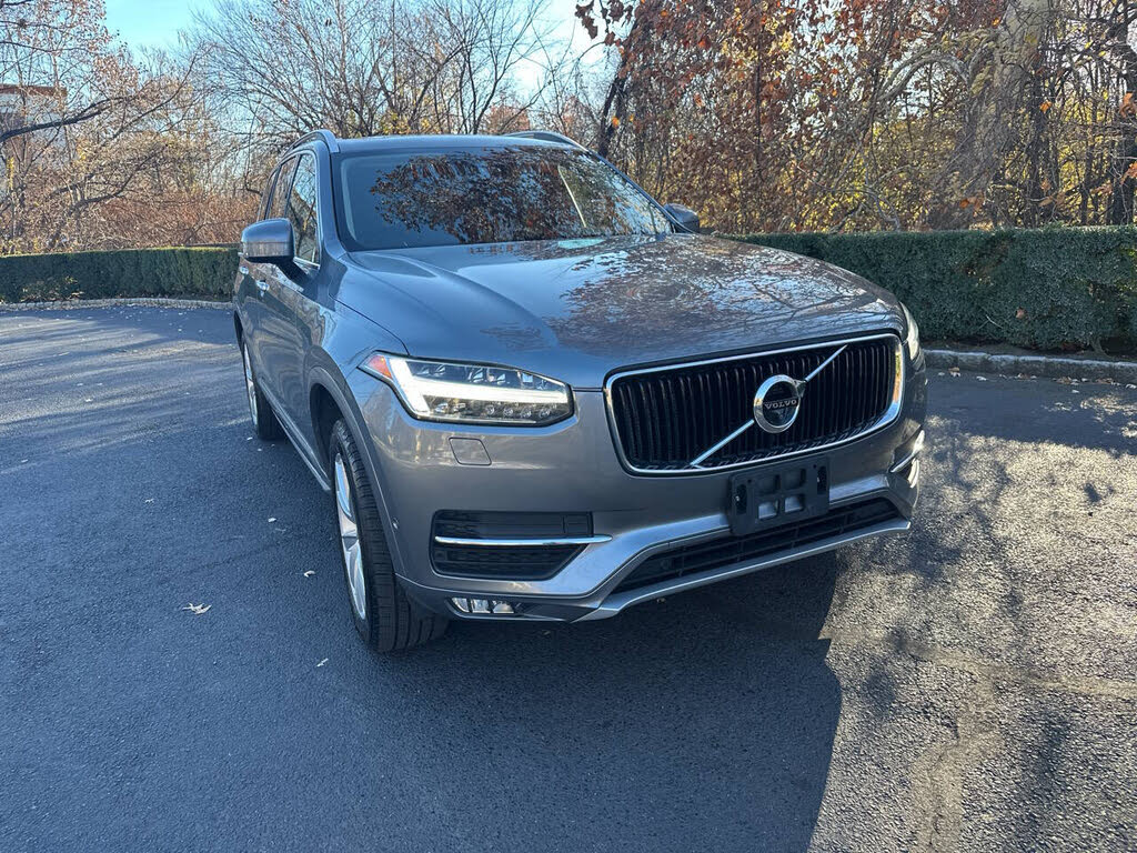 2018 Volvo XC90 T6 Momentum AWD