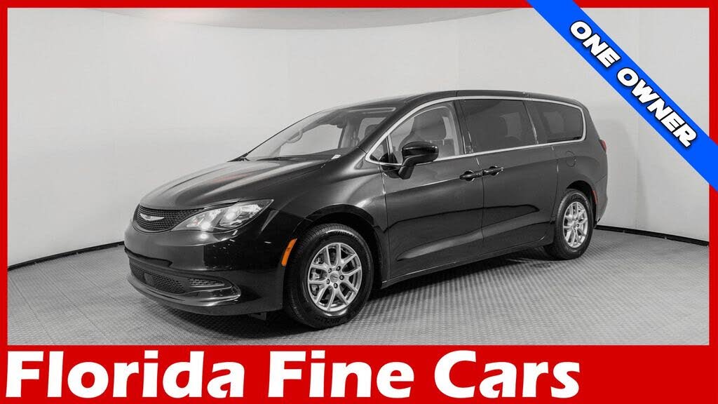 2023 Chrysler Voyager LX FWD