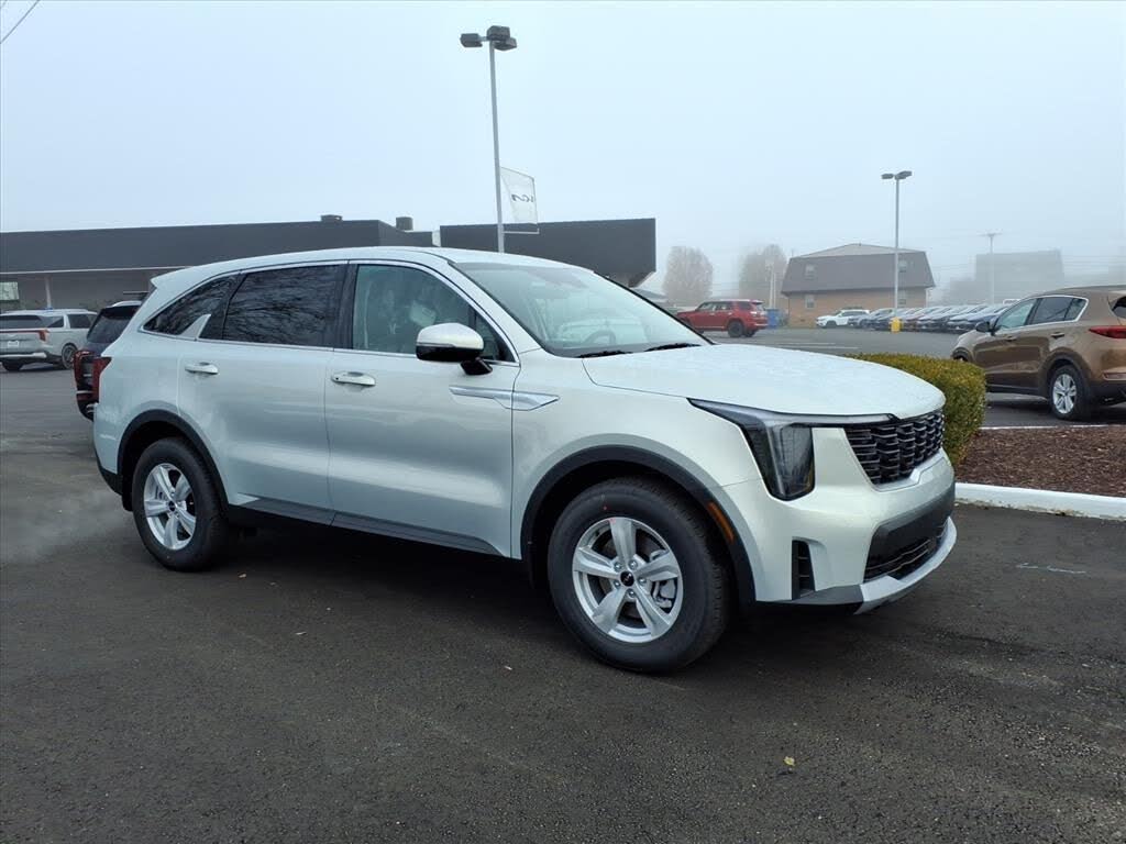 2026 Kia Sorento LX FWD