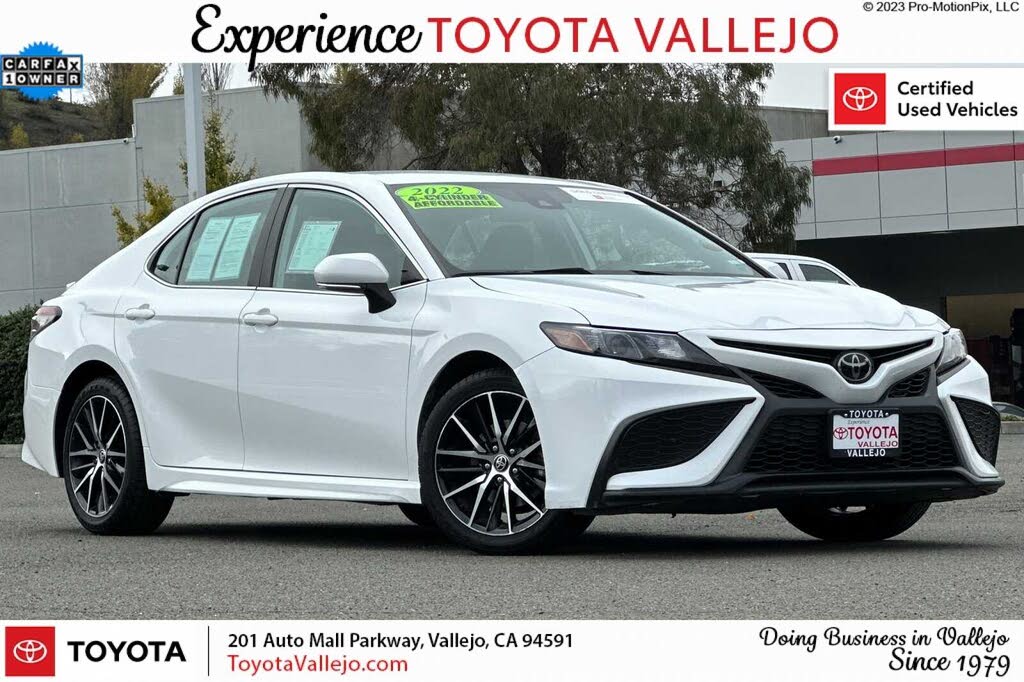 2022 Toyota Camry SE FWD