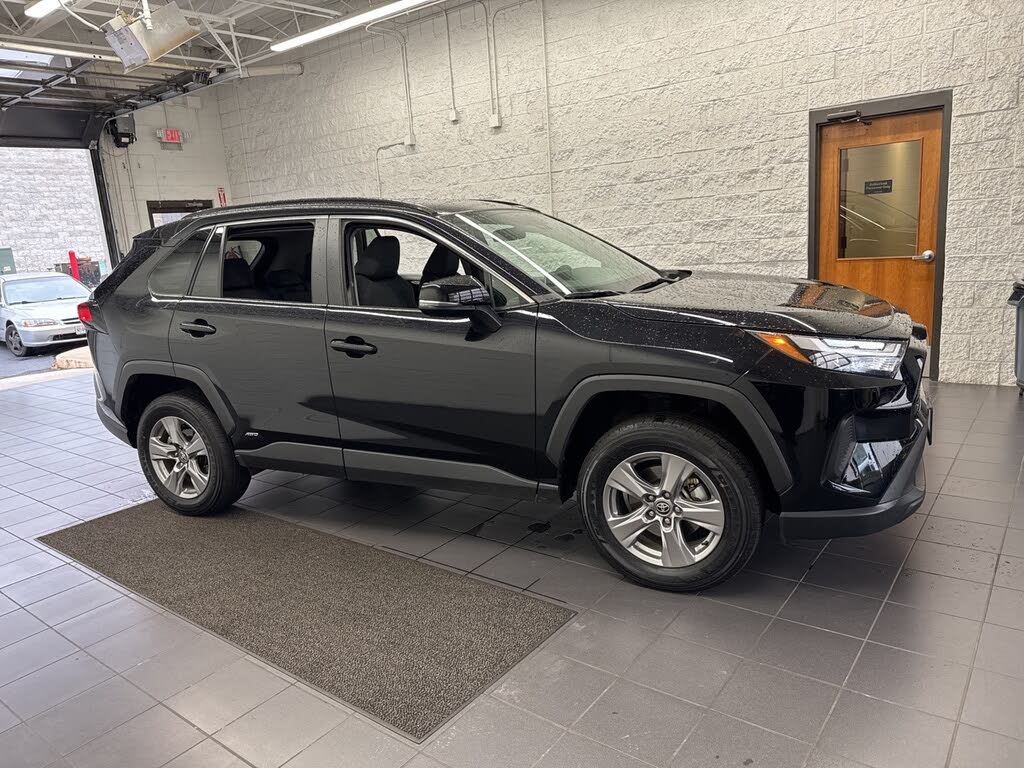 2024 Toyota RAV4 Hybrid XLE AWD