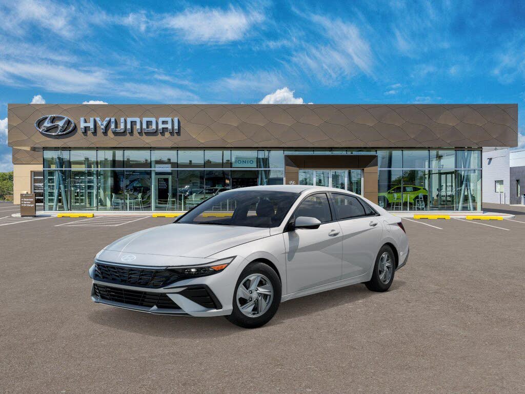 2026 Hyundai Elantra SE FWD