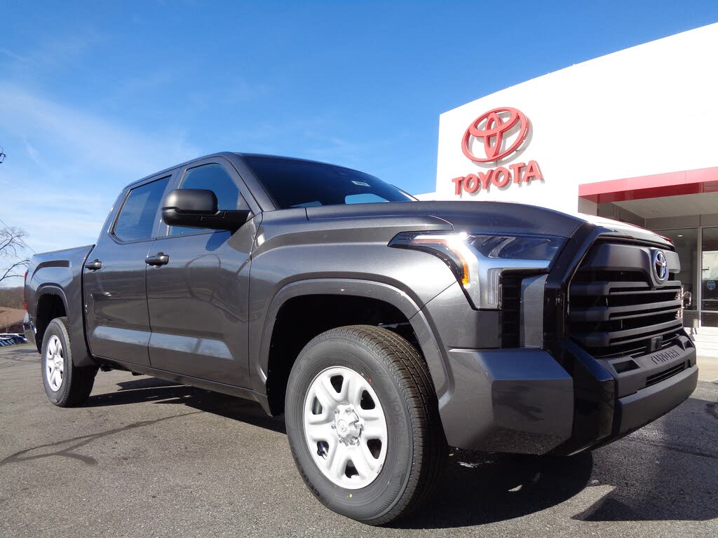 2026 Toyota Tundra SR CrewMax Cab 4WD