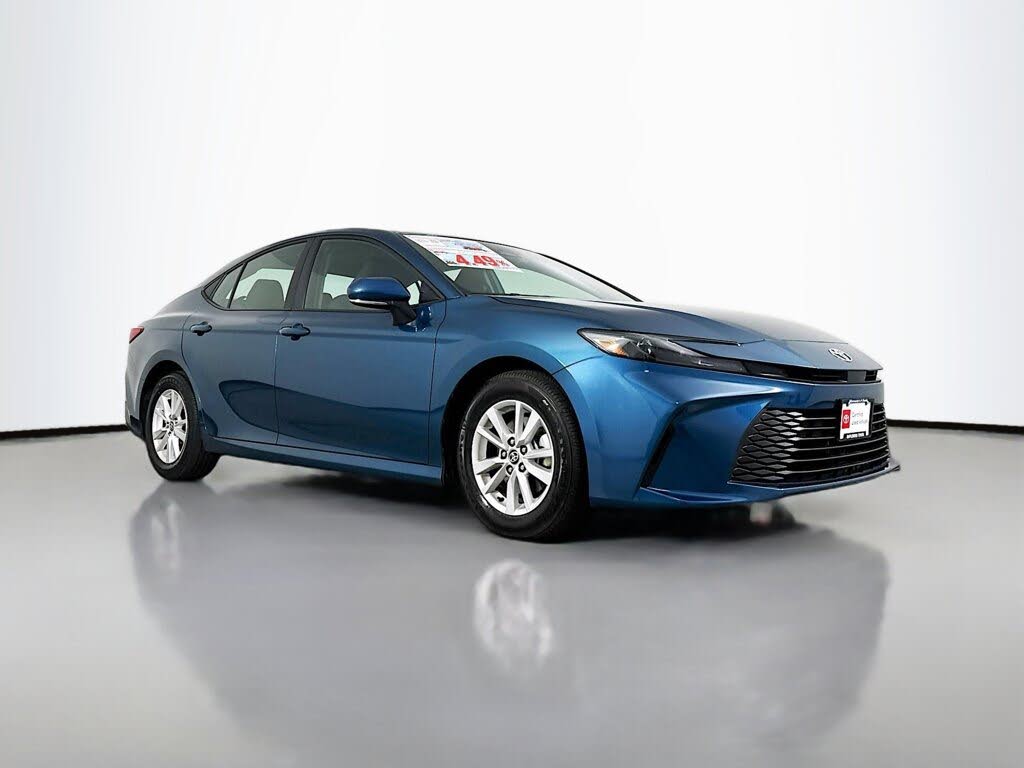2025 Toyota Camry LE FWD