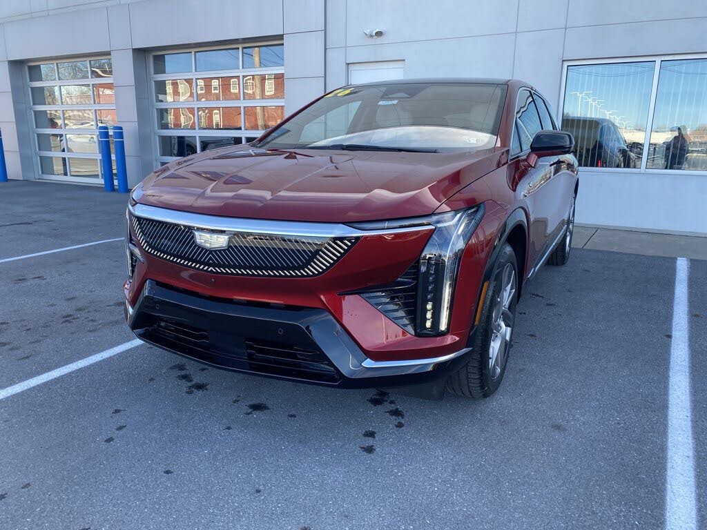 2026 Cadillac OPTIQ Premium Luxury AWD