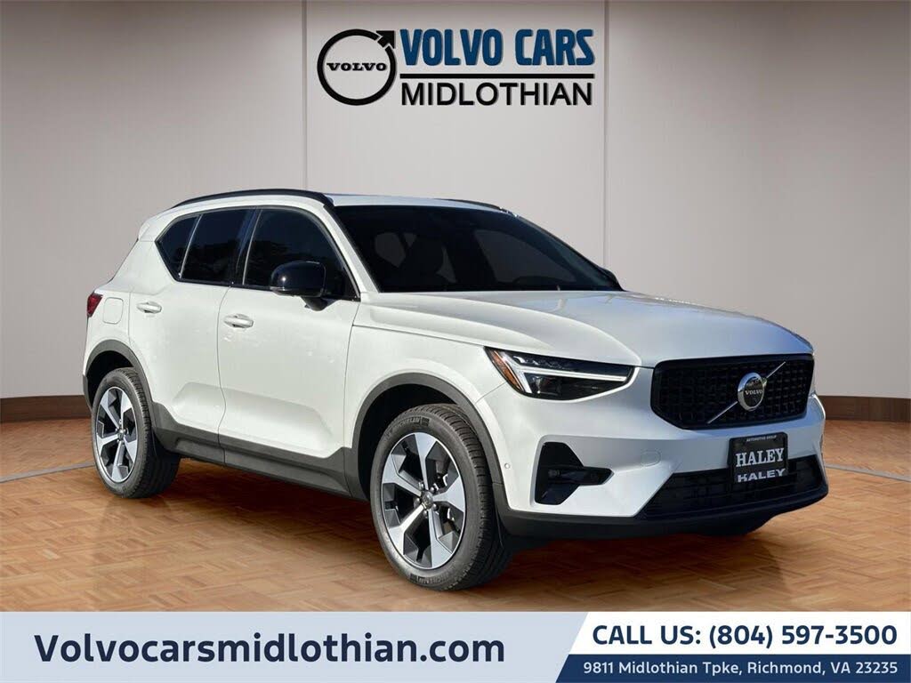 2026 Volvo XC40 B4 Plus FWD