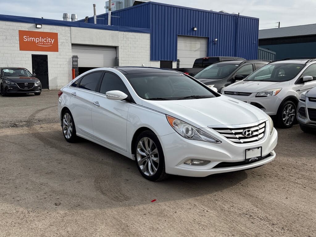 2013 Hyundai Sonata 2.0T Limited FWD with Navigation