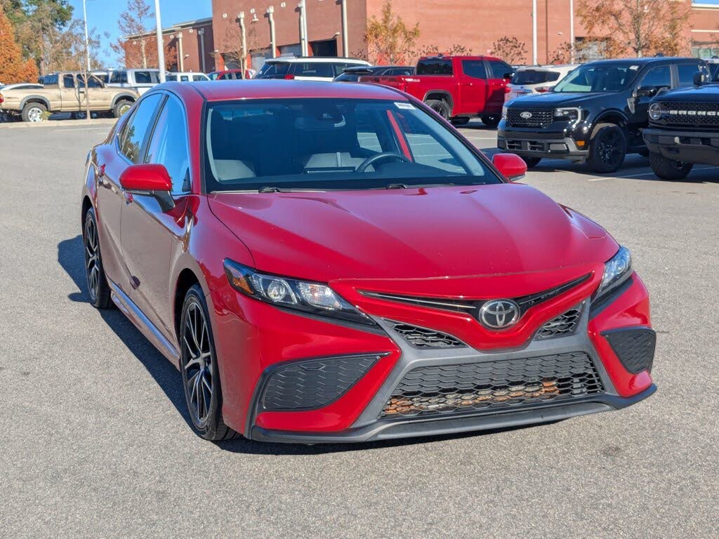 2022 Toyota Camry SE FWD