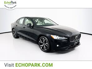 Volvo S60 B5 Plus Dark Theme FWD